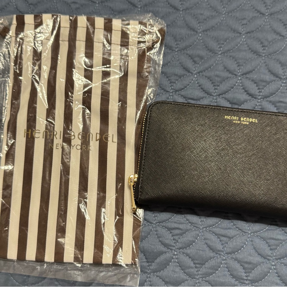 Henri Bendel Black Wallet